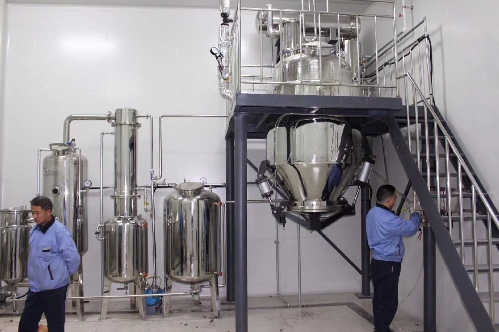 远志油提取蒸馏设备 负压真空蒸馏精油机械设备厂